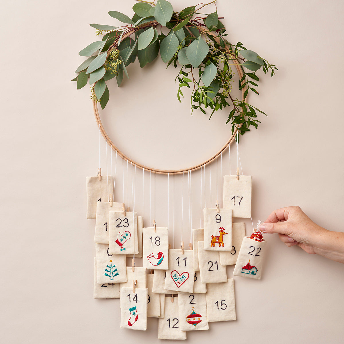 Hanging Pockets Christmas Advent Calendar Embroidery Pattern PDF
